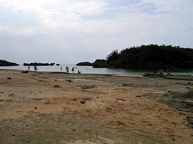 西表島・星砂の浜