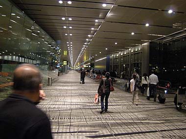 090425シンガポール空港