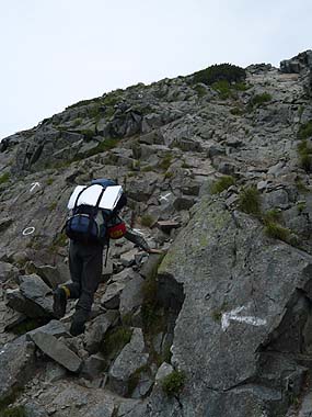 100808西穂高岳山頂への登り