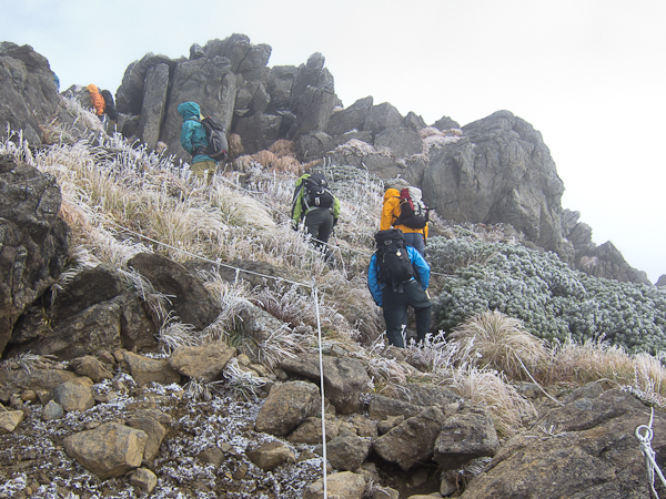 111002早池峰山・もうすぐ頂上