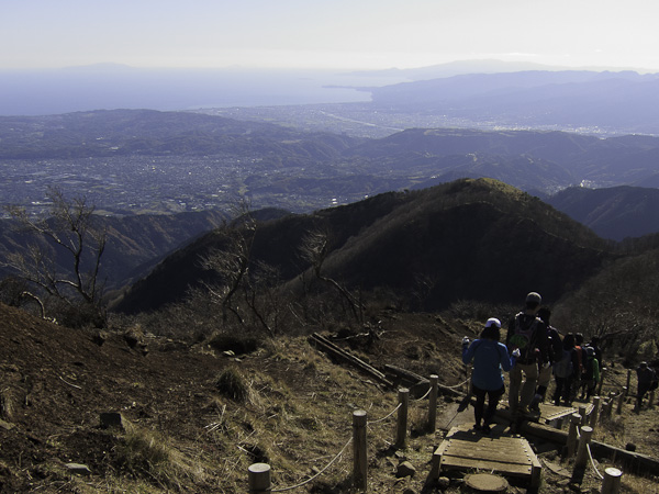 111204丹沢山・海を見ながら塔ノ岳を下る