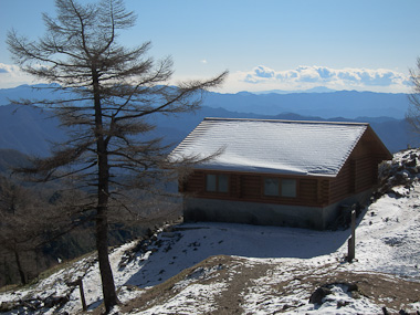 120107雲取山・雲取山頂上避難小屋